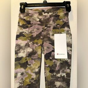 NWT Lululemon athletica women’s camo name print power thru HR tight 28” legging